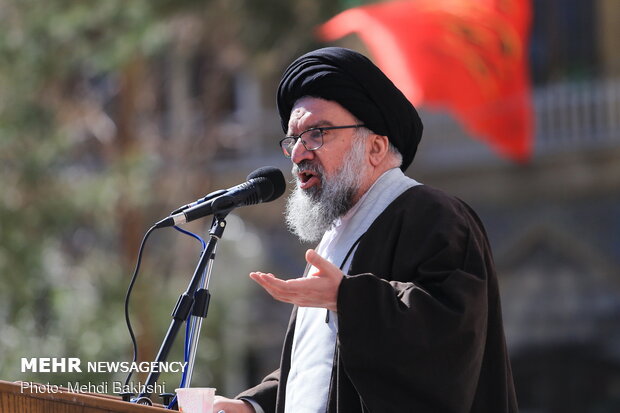 Holding talks with oath-breaking US is madness: senior cleric