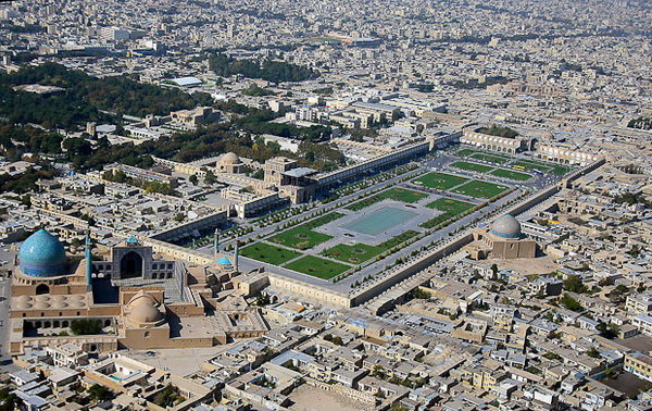 همواره به آینده شهر اصفهان توجه شده است