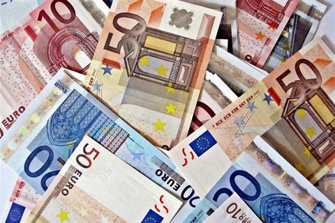 شاخص دلار از یورو پیشی گرفت+ جدول