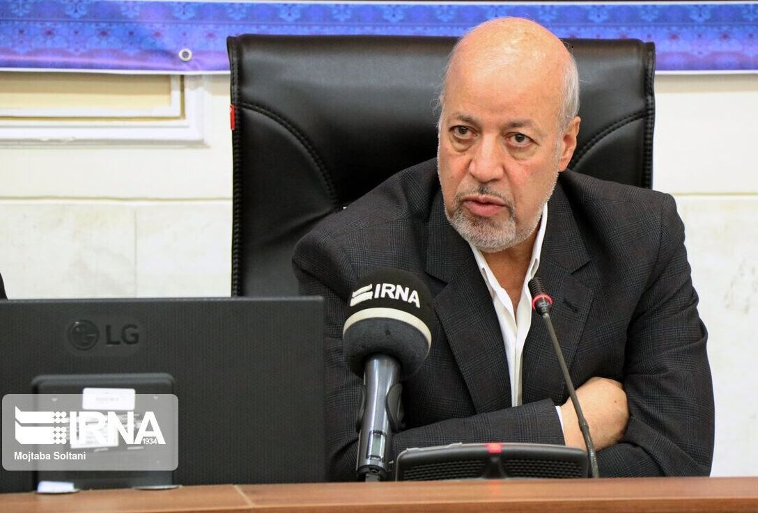 استاندار: تولید و صنعت اصفهان حتی در شرایط کرونایی متوقف نشد