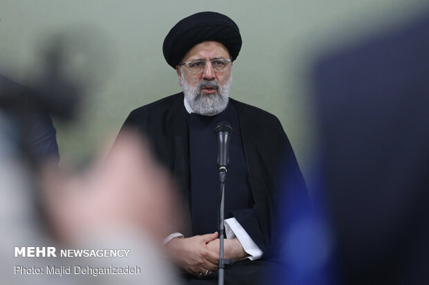 Raeisi condemns West’s hosting Iranian financial criminals