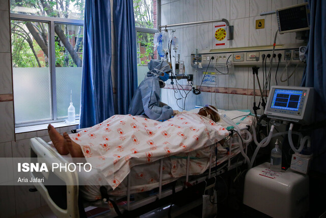 عملیات نجات بیمار ۷۲ ساله کرونایی در بیمارستان امین