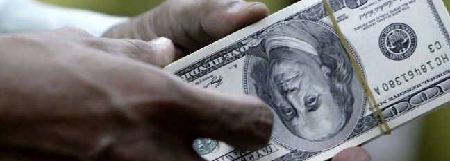 Central Bank of Iran Lets Rial Tumble