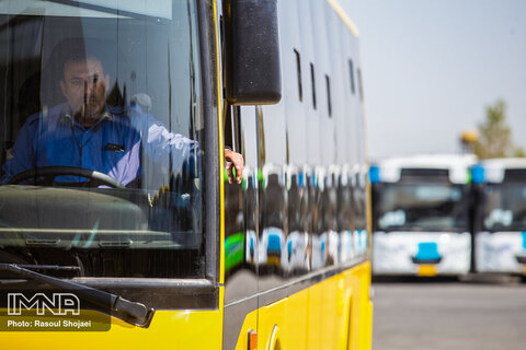 محمدی: توسعه اتوبوسرانی اصفهان گامی برای کاهش آلودگی هوا است