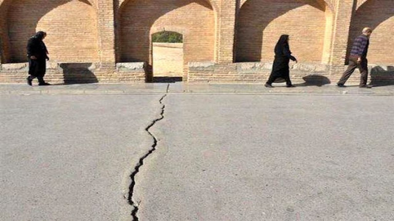 علت ایجاد ترک بر پیکره بی جان پل های تاریخی اصفهان چیست؟