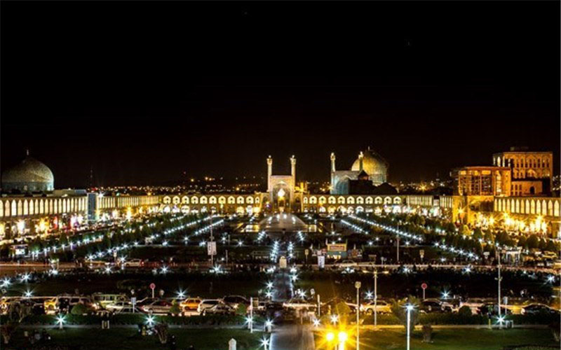 میدان امام (ره) روشن تر می شود/ اختصاص ۱۷۰ میلیارد ریال برای افزایش روشنایی پارک های اصفهان