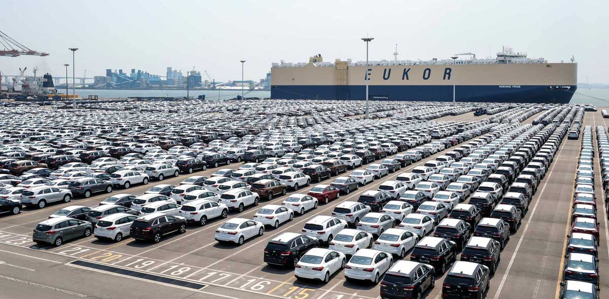 ۱st shipment of imported hybrid vehicles arrives on Iran’s Qeshm Island