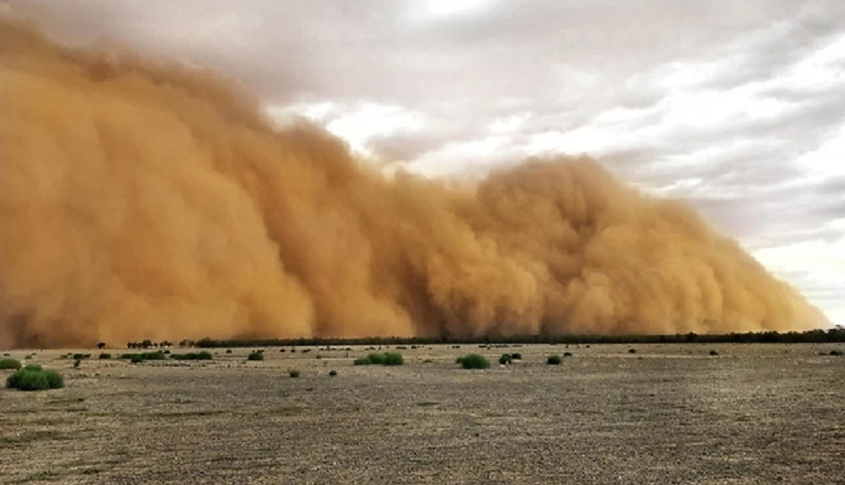 کانون‌های گرد و غباراصفهان ۴۰۰ هزار هکتار بیشتر شدند!