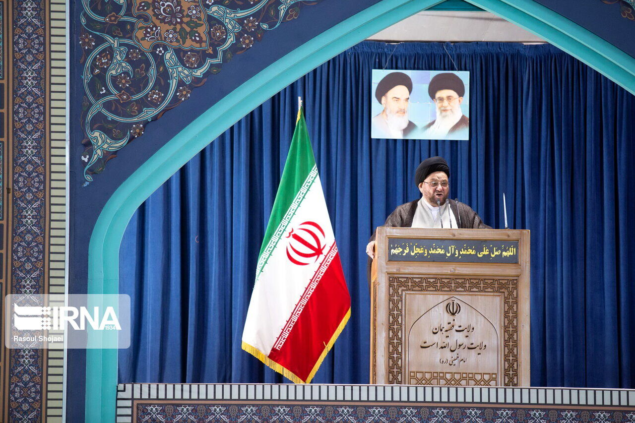 از دنیا عقب نیستیم بلکه با سرعت پیش می‌رویم