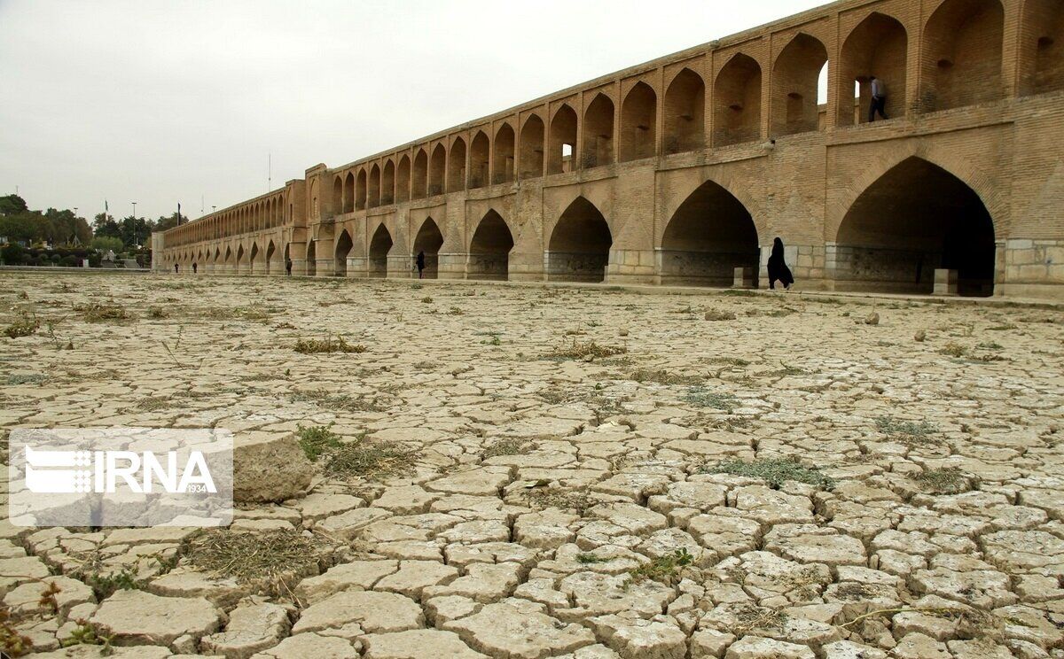 شماری از کشاورزان بازگشایی زاینده‌رود را خواستار شدند