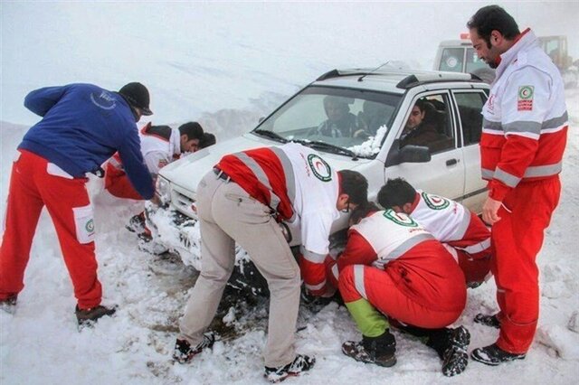 امدادرسانی هلال احمر اصفهان به ۳ هزار گرفتار در برف