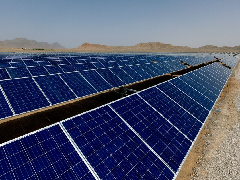 راه اندازی نیروگاه برق خورشیدی در آرامستان‌ باغ رضوان  