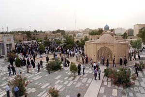 برگزاری تورهای گردشگری شبانه در تخت فولاد اصفهان