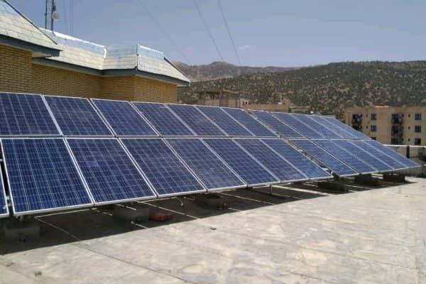 ۳۰۰ نیروگاه خورشیدی در منزل مددجویان کمیته امداد اصفهان نصب شد