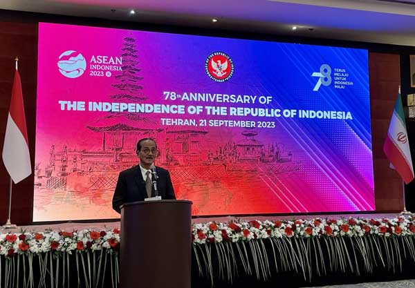 Iran, Indonesia committed to boost their bilateral co-op to a higher level: ambassador