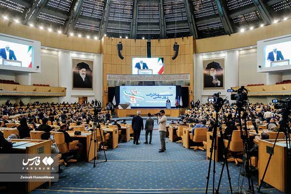 Iran’s exemplary exporters honored on National Exports Day