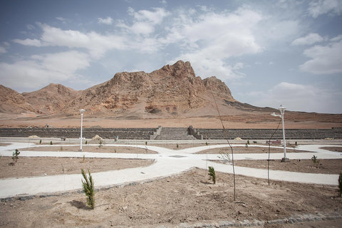 برگزاری رویداد «نذر سبز مادری» در کوه نخودی اصفهان