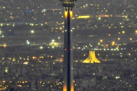 برج آزادی نماد کلاسیک و برج میلاد نماد مدرنیته شهر تهران هستند
