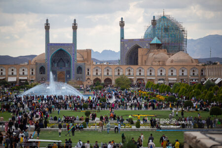 درهای ورزشگاه‌  امام خمینی (ع)  به روی مسافران گشوده شد