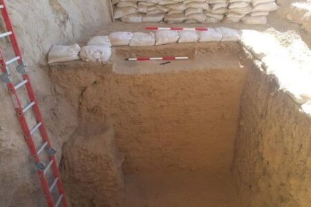 پژوهشگران درگیر کشف یافته‌های باستانی «کمرزرین» اصفهان هستند