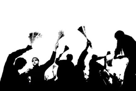 برگزاری مراسم عزا و نماز ظهر تاسوعا و عاشورا