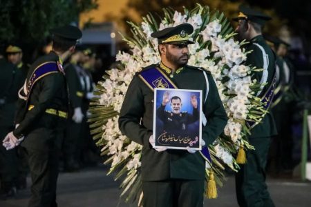 استقبال از پیکر شهید نیلفروشان
