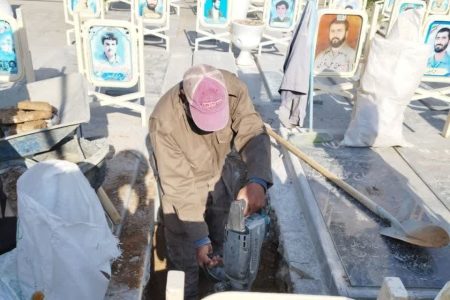 آماده‌سازی مزار شهید نیلفروشان در گلستان شهدای اصفهان