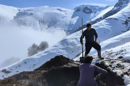 کولاک و برف در اصفهان خسارت به بار آورد