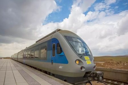 قطار سریع‌السیر اصفهان_تهران تامین اعتبار می‌شود