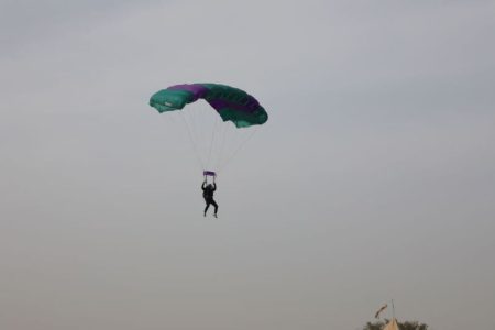 Iran, Belarus hold joint freefall parachuting camp in Bushehr