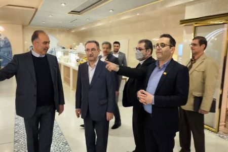 برای حمایت از سرمایه‌گذاران گردشگری اصفهان تمام‌قد ایستاده ایم