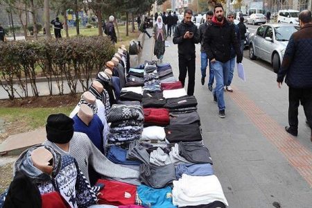 جلوگیری از بساط‌گستری و دست‌فروشی ۲۰۳۲ نفر در شهر اصفهان