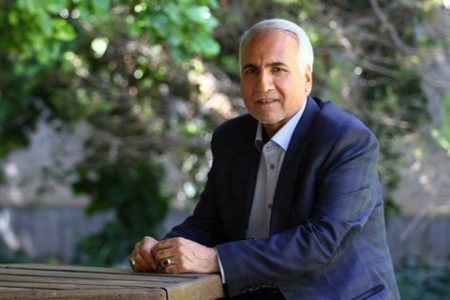 نخبگان برای وفاق ملی تلاش کنند