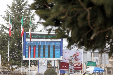 جنگ گریبان‌گیر تابلوی آلاینده‌های شد
