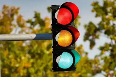 تابستان‌های پرتلاطم امسال چهارراه‌ها روشن است