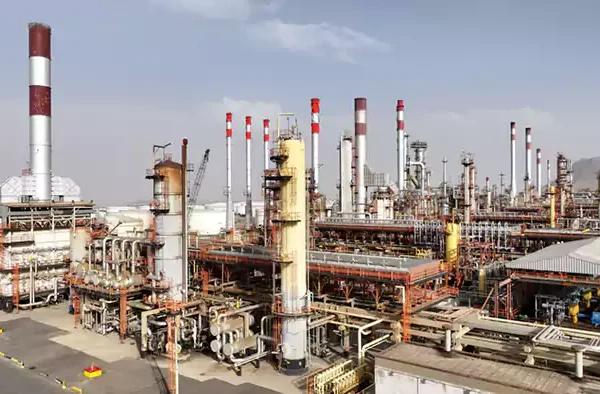 Iran oil industry posts fresh records in output, exports, capacity building