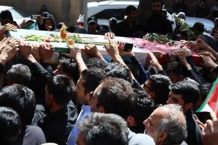 کاشان محراب وداع با شهدا شد