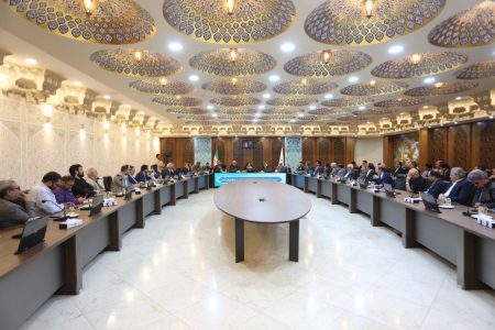 بررسی چالش‌های اقتصادی اصفهان در نشست با مشاور رئیس‌جمهور