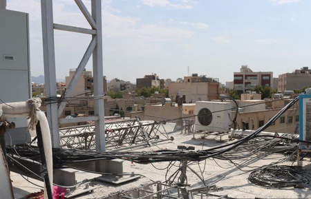 سقوط دکل مخابرات در اصفهان