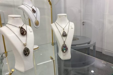 راز دست؛ روایت زیباشناسی و ارزش‌آفرینی از دل فلزات گرانبها