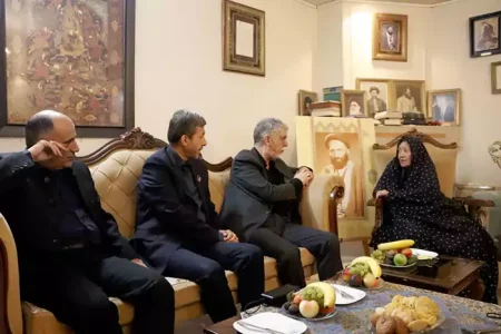تجلیل از بانوی هنرمند و بررسی مشکلات جامعه هنری