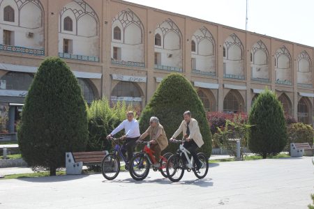 استاندار دوباره پا به رکاب شد