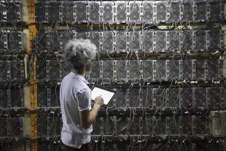 کشف تجهیزات استخراج غیرمجاز رمزارز توسط پلیس اصفهان