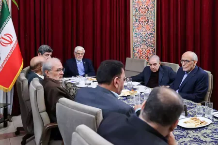 دولت چهاردهم به نگاه علمی برای حل مسائل کشور باور دارد