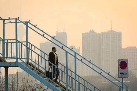 آسمان آلوده اصفهان تا ۴ آذر