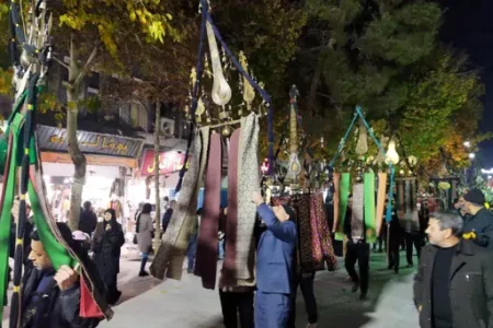 برپایی قافله عزاداری حضرت زهرا (س) در گذر فرهنگی چهارباغ
