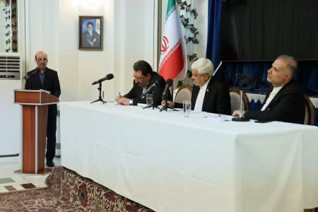 ایران نگاه همکاری راهبردی با همسایگان خود دارد