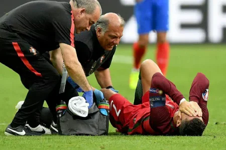 چرا شناخت آسیبهای فوتبال حیاتی است؟