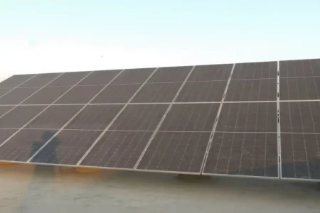 افتتاح نخستین سامانه تولید برق خورشیدی هیبریدی