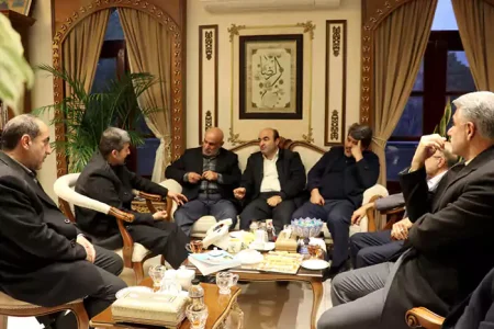 احزاب به عنوان حلقه واسط میان جامعه و حاکمیت